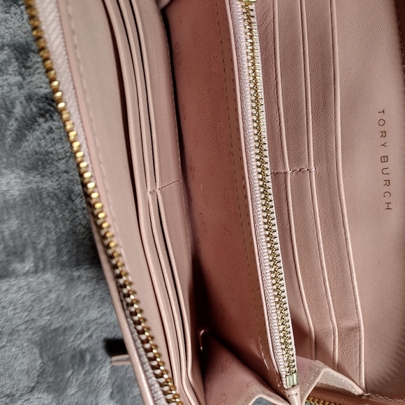 Tory Burch Alexa Blush Pink Wallet - Picture 11 of 13